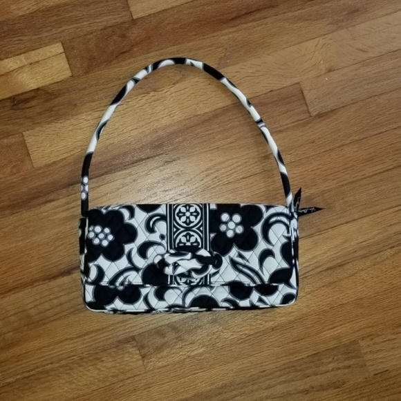 Vera Bradley Handbags - NWOT - Vera Bradley Shoulder Purse